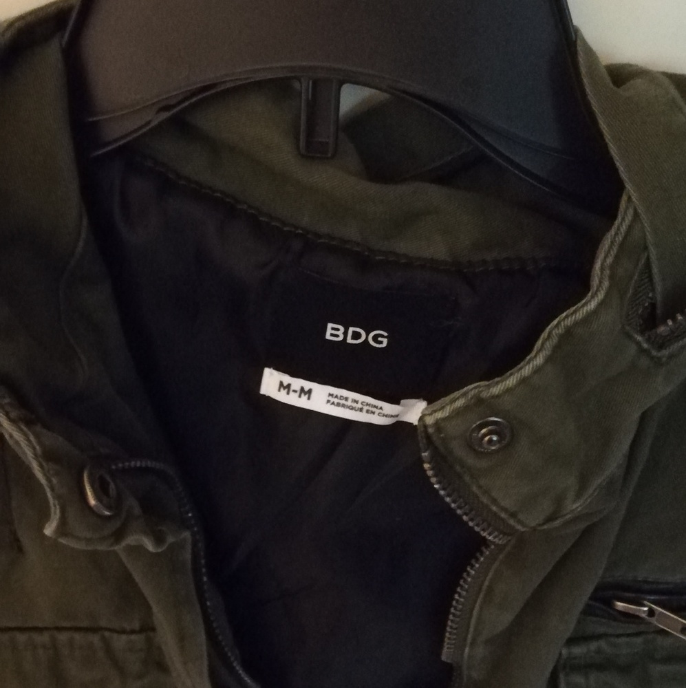 BDG Army green vest with retractable hood